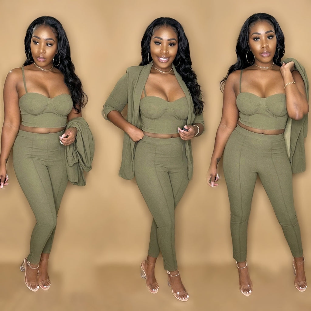 A Lady First (Olive)