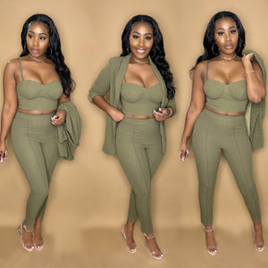 A Lady First (Olive)